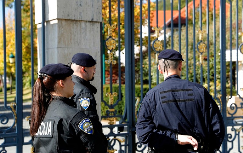 Poliția croată este acuzată că a torturat migranți la frontiera cu Bosnia și Herțegovina