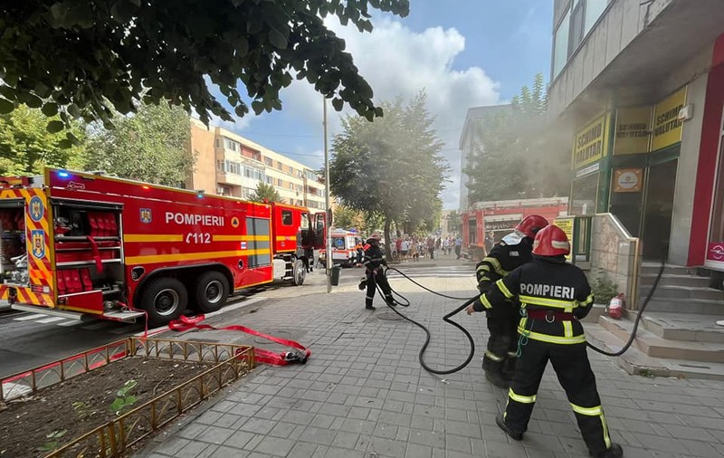 Incendiu la o casă de schimb valutar în Tulcea. Au ars mai multe cabluri și mai multe materiale plastice