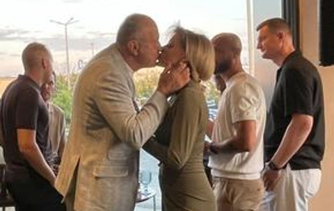 Ce se află în meniul cafenelei deschise, ieri, de Dan și Diana Șucu