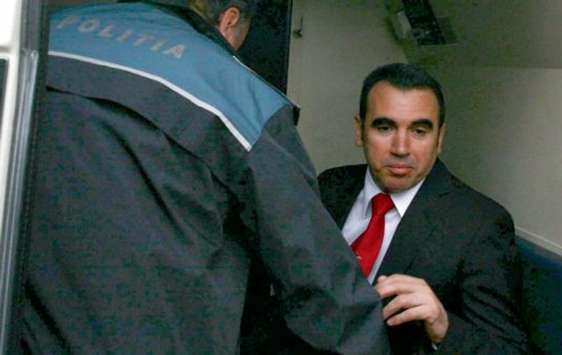 Grupul Penescu a stat nespălat!
