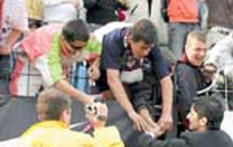 Il intorc pe Razvan?