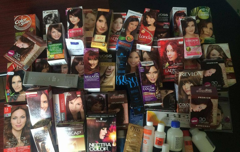 Vopseaua de păr ne poate îmbolnăvi grav! Aproape 70% dintre produsele pentru colorarea podoabei capilare trebuie retrase urgent de la comercializare
