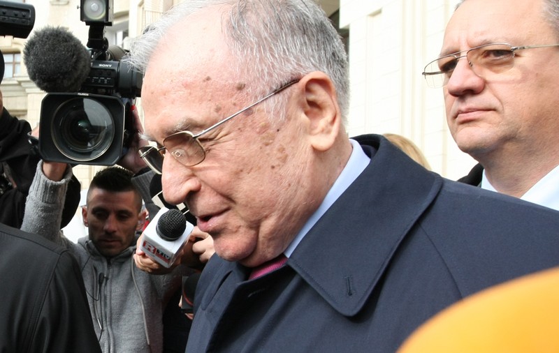 Iliescu va răspunde pentru crime împotriva umanității