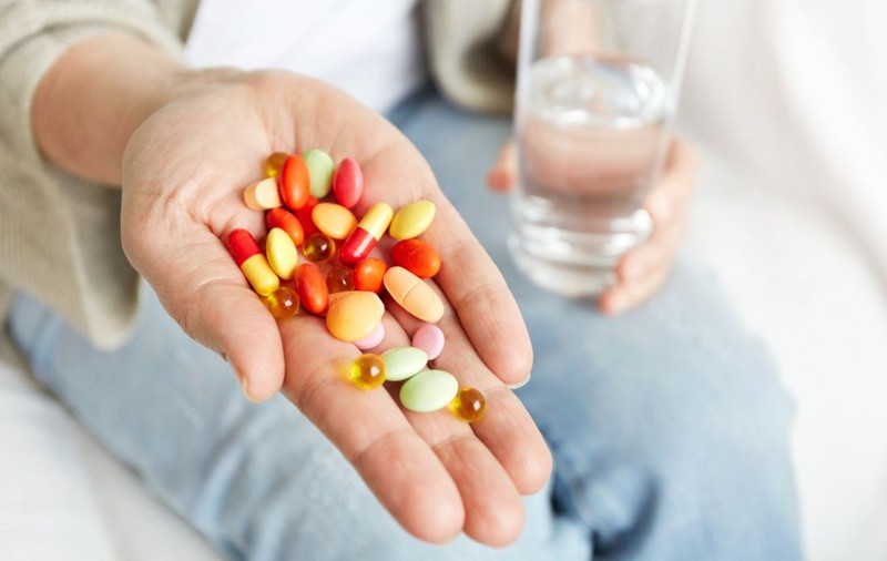 Beneficiile și efectele adverse ale multivitaminelor. Un medic a dezvăluit tot ce trebuie să știi despre cele mai populare suplimente alimentare