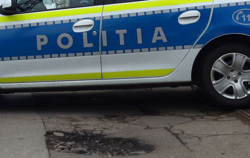 Crimă urmată de sinucidere la Iași. Un bărbat l-a ucis pe iubitul fostei sale concubine, apoi s-a spânzurat