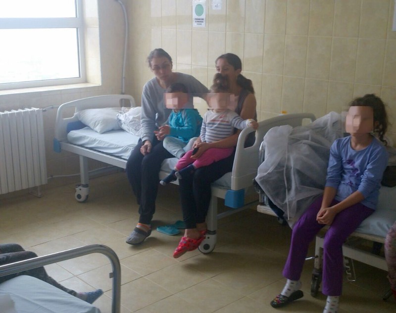 Jale la Spitalul de Copii din Iaşi! Copiii stau şi câte trei în pat! GALERIE FOTO