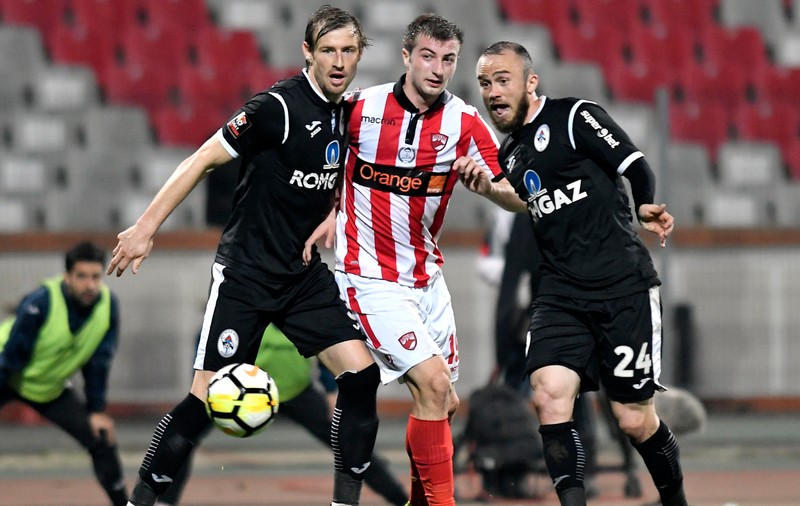 Liga 1, play-out, etapa a 8-a: Gaz Metan Mediaș - Dinamo 2-3. ”Duble” Hanca și Rondon, dar decisiv a fost Popa. Ekeng, comemorat | VIDEO