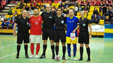 Alex Vasilescu Moser (al doilea din dreapta), căpitan al naționalei helvete de futsal pentru persoanele cu dizabilități Foto: arhiva personală