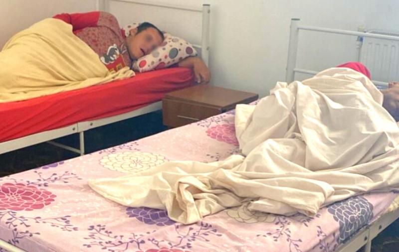 Ploșnițe și miros de urină și fecale în centrul „Armonia” pentru persoane cu dizabilități, administrat de apropiații Gabrielei Firea. DGASPC Ilfov nu vede nicio problemă