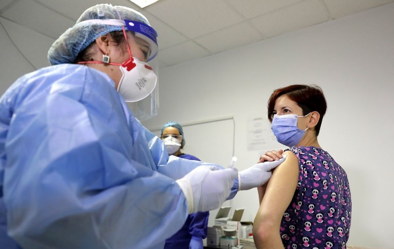 Peste 57.500 de persoane, vaccinate anti-COVID în ultimele 24 de ore. Cum arată graficul imunizărilor