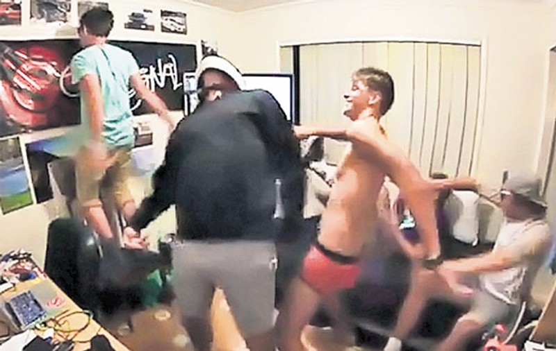 Elevii au luat-o razna pe ritmuri «Harlem Shake» | VIDEO