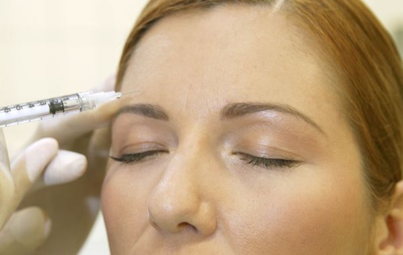 Injecţiile cu Botox reduc intensitatea migrenelor