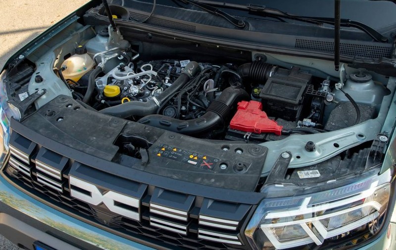  Dacia ar putea primi un motor care funcționează la peste 1 metru sub apă, urcă pante de 45° și are până la 252 CP. Imagine cu caracter ilustrativ. Sursă foto: Shutterstock