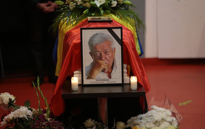 Ultimele aplauze, la Teatrul Nottara, la despărțirea de Ion Dichiseanu. „Era ca un tată pentru actorii mai tineri”