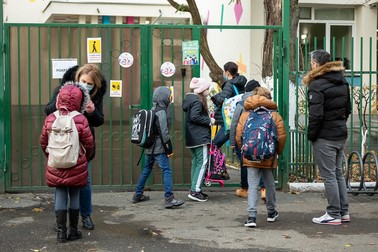 Majoritatea părinților au mărturisit că nu au o problemă ca elevii să fie testați