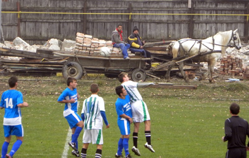 Stadionul ”Poiana”, dezmembrat în timpul meciurilor
