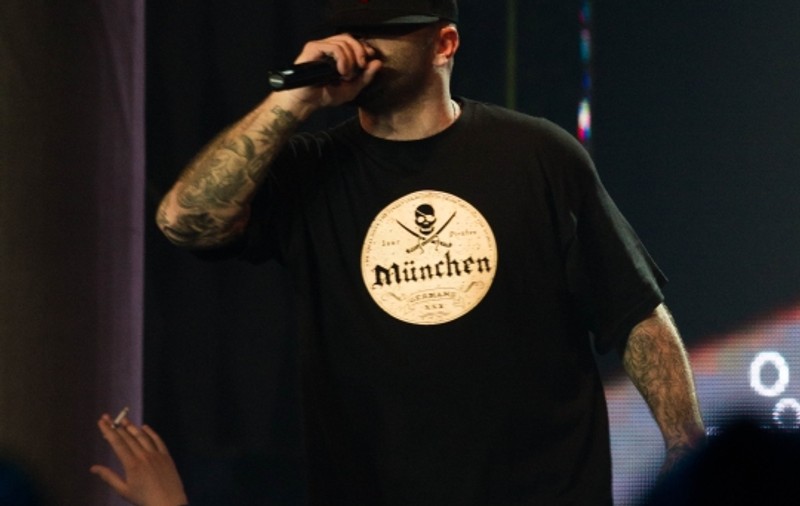 Fanii AU VRUT SĂ LE DEA BANI PE SCENĂ băieţilor de la B.U.G. Mafia! Uite CUM A REACŢIONAT TATAEE