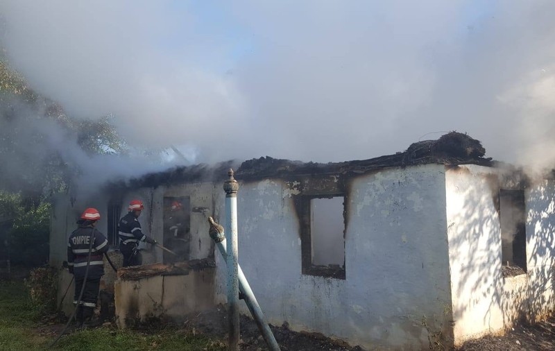 O femeie a murit într-un incendiu la mănăstirea Voivodina din județul Tulcea