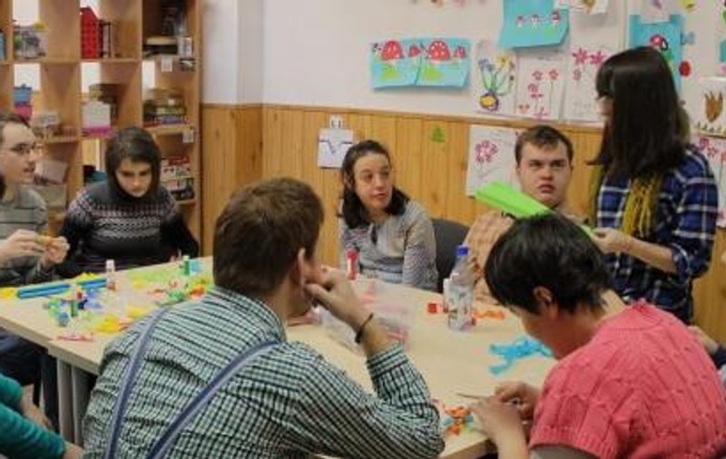 Scrisoare de protest a asociației „Autism România”, după declarația premierului Dăncilă