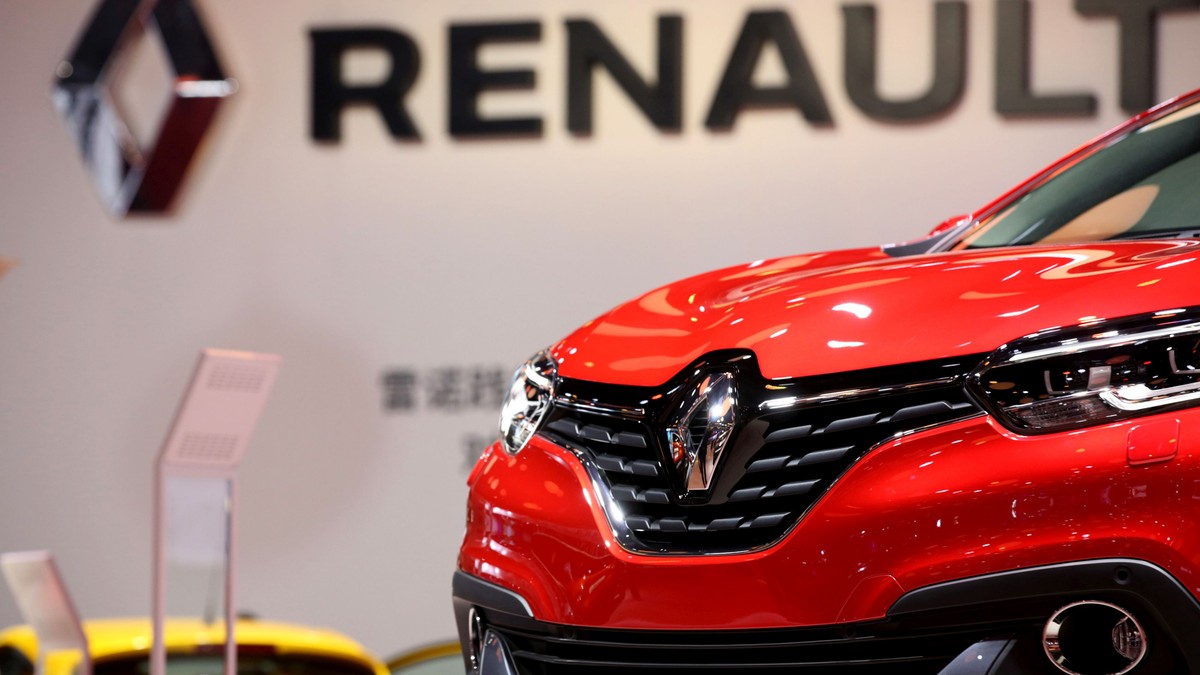 Renault, Peugeot și Land Rover, acuzate că au scumpit piesele de schimb. Renault Kadjar roșu