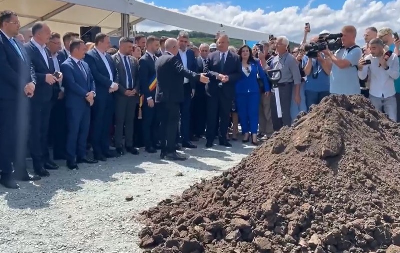 Au început lucrările la construcţia metroului clujean. Grindeanu: „Linia va deveni complet funcţională în 2031”
