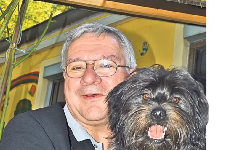 Primarul unui oraş din Germania ne spune de ce nemţii vor musai să adopte maidanezii: «Sunt mai blânzi şi mai inteligenţi»