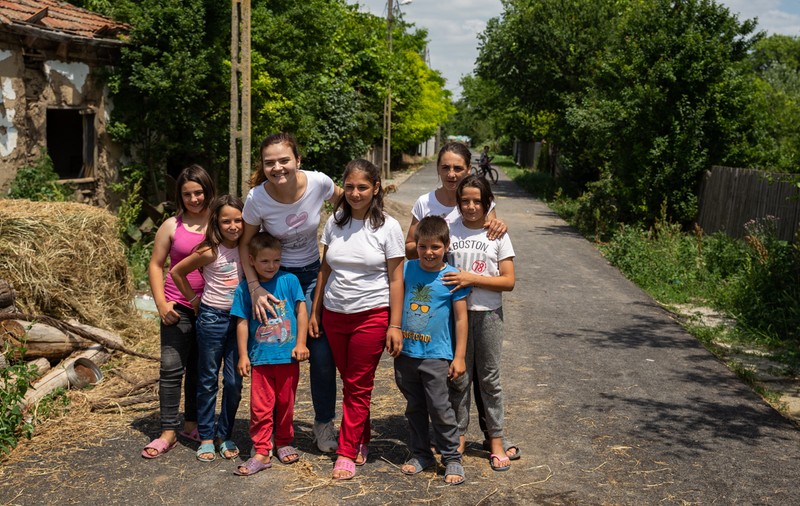 La 27 de ani, și-a lăsat jobul în IT și construiește o casă pentru o mamă singură cu șase copii. Mai are nevoie de 5.000 de euro ca să o termine