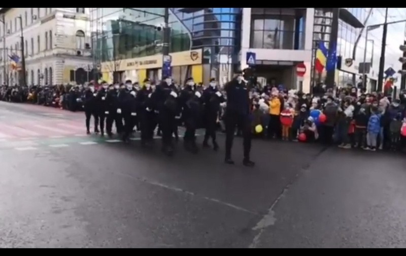 VIDEO | Jandarmeria își cere scuze pentru defilarea de la Cluj. Imaginile care au ajuns virale