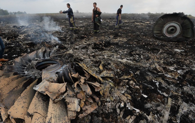 VESTE-ŞOC! UN ROMÂN se află PRINTRE MORŢII din AVIONUL MH17, al MALAYSIA AIRLINES, DOBORÂT ÎN UCRAINA