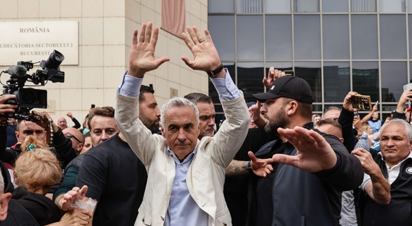 Judecătorul Vlad Andriescu, de la Secția I Penală a Tribunalului București, este magistratul care a dispus plasarea sub control judiciar a lui Călin Georgescu. Sursă Libertatea