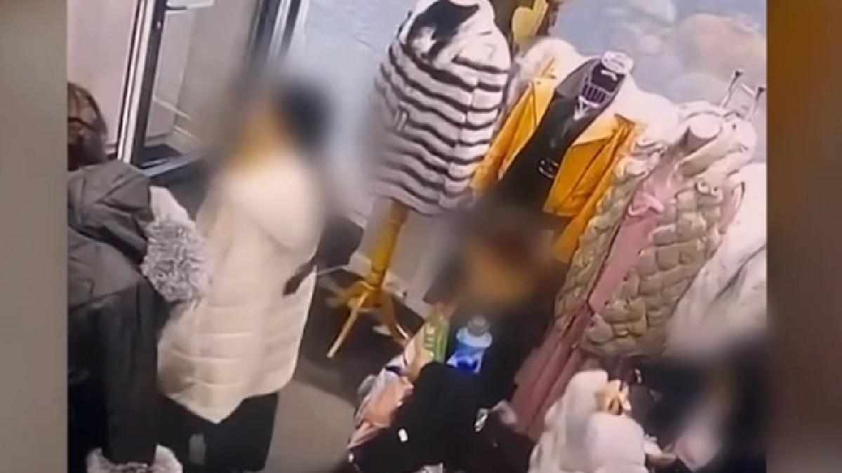 O bandă de șase hoațe minore terorizează magazinele