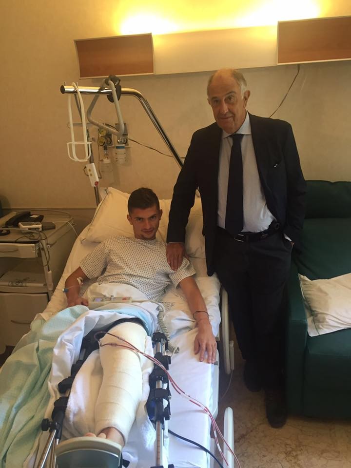Fotbalistul Florin Tănase a fost încurajat de medicul care l-a operat, pe patul de spital
