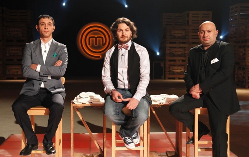 "MasterChef" cu SURPRIZE: O poliţistă, o actriţă şi un somelier îşi dispută mult râvnitul şorţ
