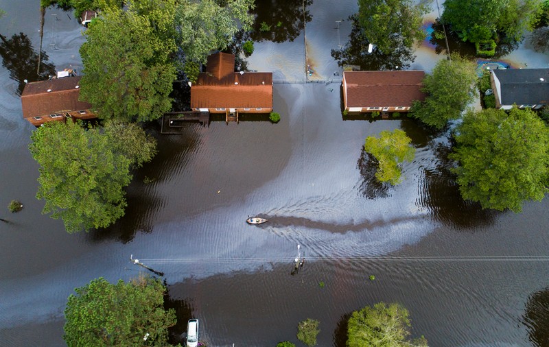 Cel puțin 13 persoane au murit în primele două zile după ce uraganul Florence a lovit coasta americană