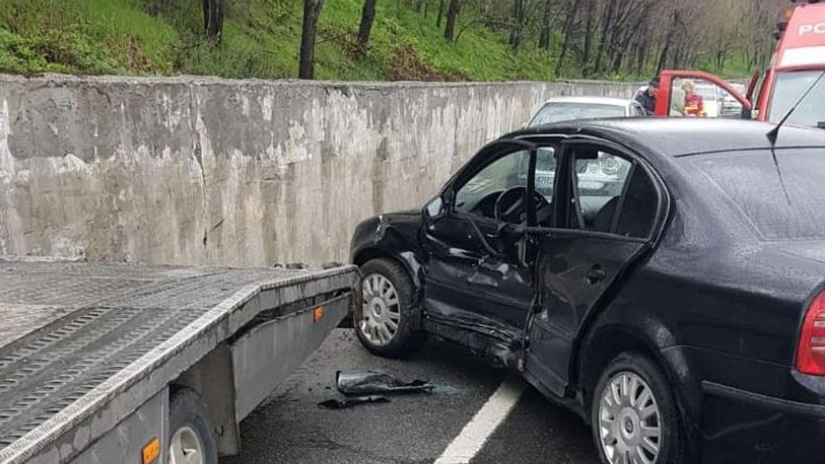 Poliţist din Olt accidentat în timp ce ancheta o tamponare