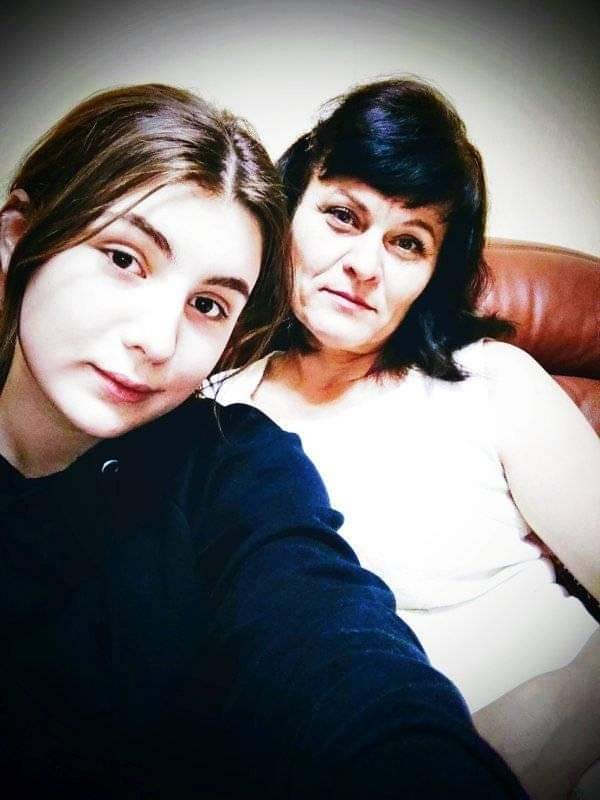 Sora Rusanei și mama ei, Tetiana