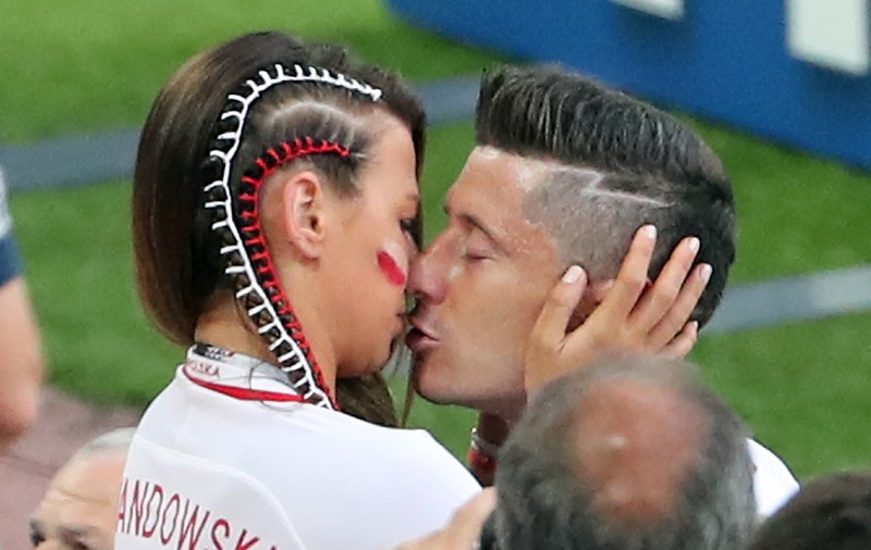 Consolare pentru Robert Lewandowski, după eșecul cu Senegal, de la Campionatul Mondial de fotbal 2018: un sărut, doar atât!