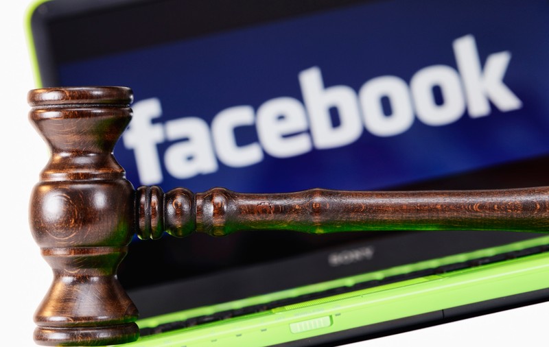 Cele mai penibile 9 lucruri pe care le poți posta pe Facebook