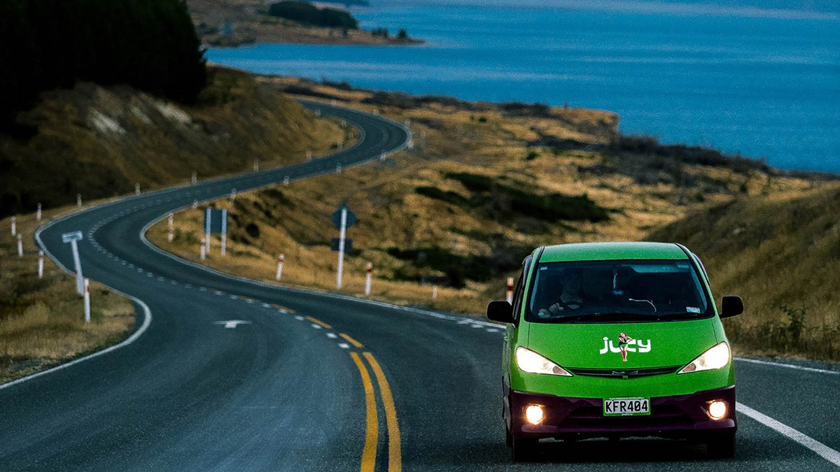 Maşinile Jucy sunt vopsite, de regulă, în verde Foto: jucy.com