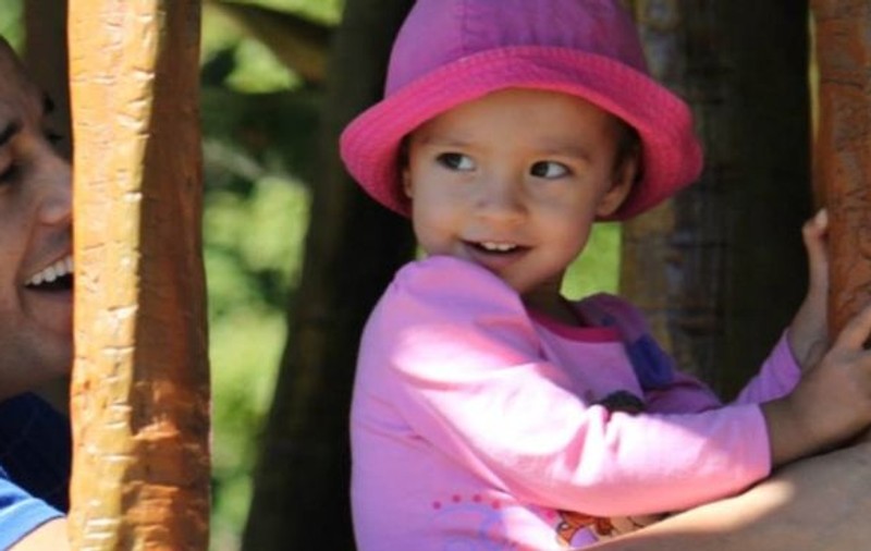 O fetiță de cinci ani care a supraviețuit cancerului a murit lovită de o mașină