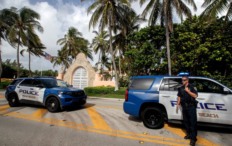Un bărbat înarmat a fost omorât după ce a intrat în reședința lui Donald Trump de la Mar-a-Lago, conform serviciilor secrete americane