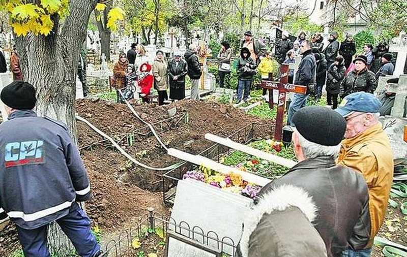 ESTE INCREDIBIL CE SE ÎNTÂMPLĂ LA MORMÂNTUL ACTORULUI ŞERBAN IONESCU. Magda Catone NU SE IMPLICĂ | FOTO
