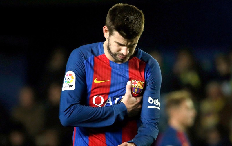 Procedură disciplinară împotriva lui Pique. Fundaşul de la Barcelona a comentat în termeni duri arbitrajul