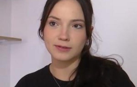 Anastasia îşi prezintă camera de cămin pentru care plăteşte 500 de lei pe lună: "E ca la hotel"