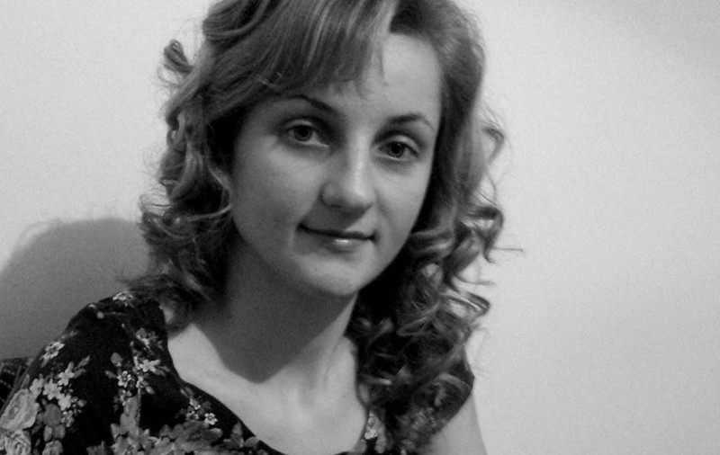 EXCLUSIV / Mama studentei care a fost ucisă într-un accident, de către doi interlopi, trăiește sub teroare: ”Merge doar cu un cuțit după ea”