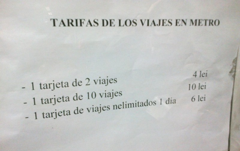 Cartelele de la metrou, vândute în spaniolă