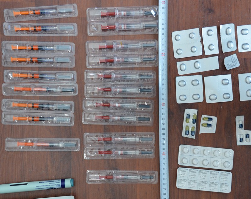 EXCLUSIV / Românii se îndoapă cu ”suplimente” contrafăcute. Tone de anabolizante injectabile și milioane de tablete pentru potență intră ilegal pe piața românească