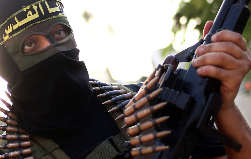 VIZIUNE RADICALĂ a jihadiştilor britanici! "INFIDELII trebuie SĂ POARTE GULER ROŞU!"