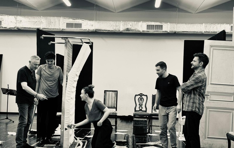 Yuri Kordonsky revine în România și montează Metamorfoza de Franz Kafka la Teatrul EXCELSIOR
