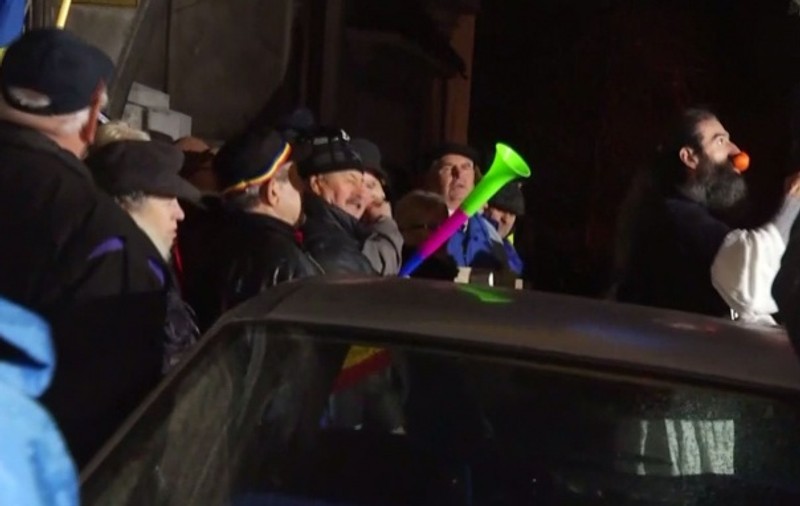 Protest în fața sediului DNA. Se cere demisia lui Kovesi